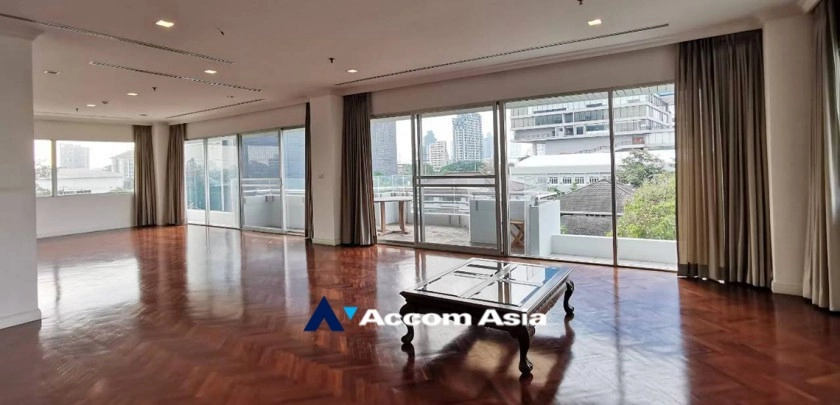 unit 4 Bedrooms  Apartment For Rent in Sathorn, Bangkok  near BTS Chong Nonsi (AA32721)