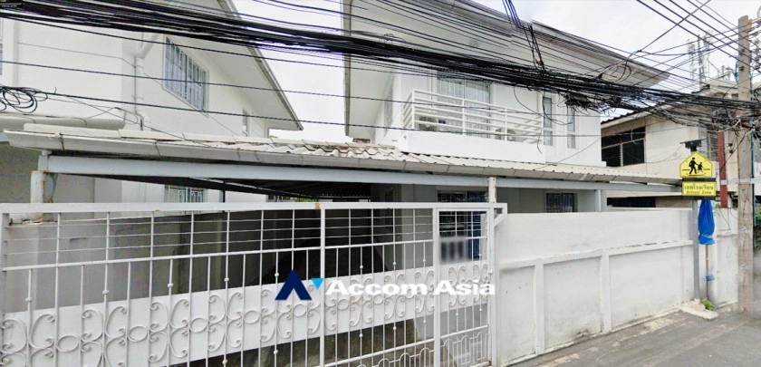 unitHome Office |  3 Bedrooms  House For Rent & Sale in Sukhumvit, Bangkok  near BTS Phrom Phong (AA32736)