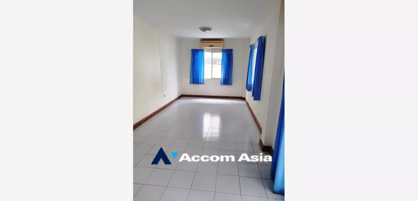 Home Office |  3 Bedrooms  House For Rent in Sukhumvit, Bangkok  near BTS Phrom Phong (AA32736)