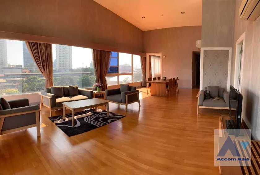 Riverside / River View, Penthouse |  3 Bedrooms  Condominium For Sale in Charoennakorn, Bangkok  near BTS Krung Thon Buri (AA32741)