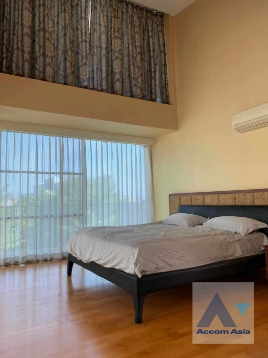  1  3 br Condominium For Sale in Charoen Nakhon ,Bangkok BTS Krung Thon Buri at The Fine at River AA32741
