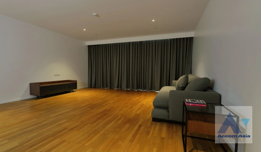  1  3 br Apartment For Rent in Sukhumvit ,Bangkok BTS Phrom Phong at High-Rise Serviced Apartment Near The Em District AA32747