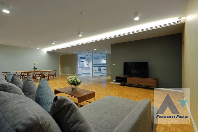  1  3 br Apartment For Rent in Sukhumvit ,Bangkok BTS Phrom Phong at High-Rise Serviced Apartment Near The Em District AA32747