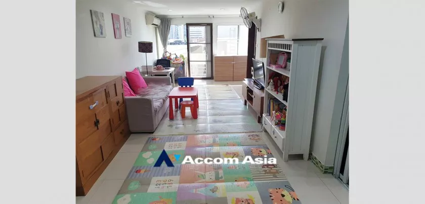  1 Bedroom  Condominium For Sale in Sukhumvit, Bangkok  near BTS Ekkamai (AA32751)
