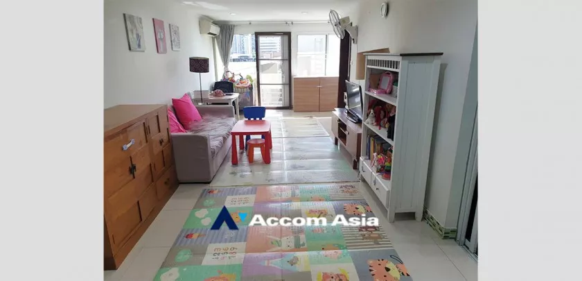 unit 1 Bedroom  Condominium For Sale in Sukhumvit, Bangkok  near BTS Ekkamai (AA32751)