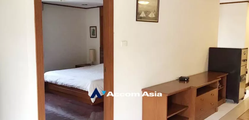 unit 1 Bedroom  Condominium For Sale in Sukhumvit, Bangkok  near BTS Ekkamai (AA32752)