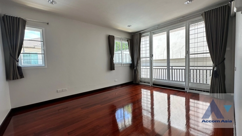 12  5 br House For Sale in Sukhumvit ,Bangkok BTS Ekkamai - BTS Phra khanong AA32755