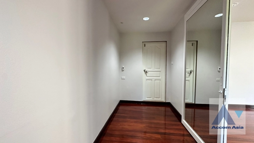 15  5 br House For Sale in Sukhumvit ,Bangkok BTS Ekkamai - BTS Phra khanong AA32755