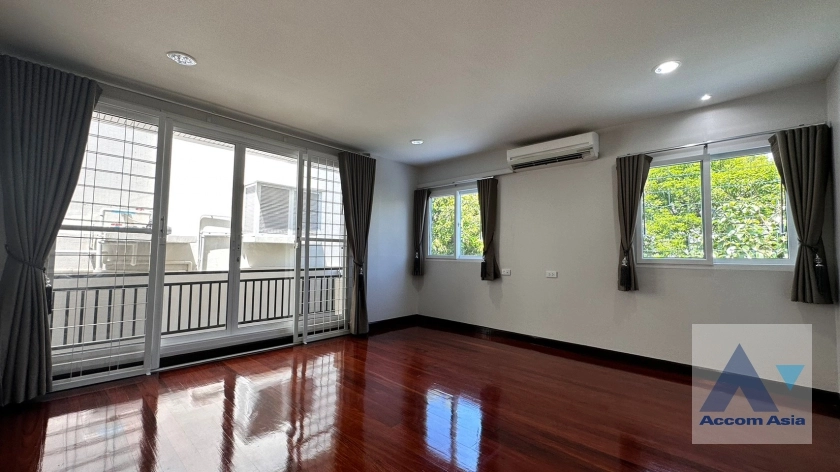 17  5 br House For Sale in Sukhumvit ,Bangkok BTS Ekkamai - BTS Phra khanong AA32755