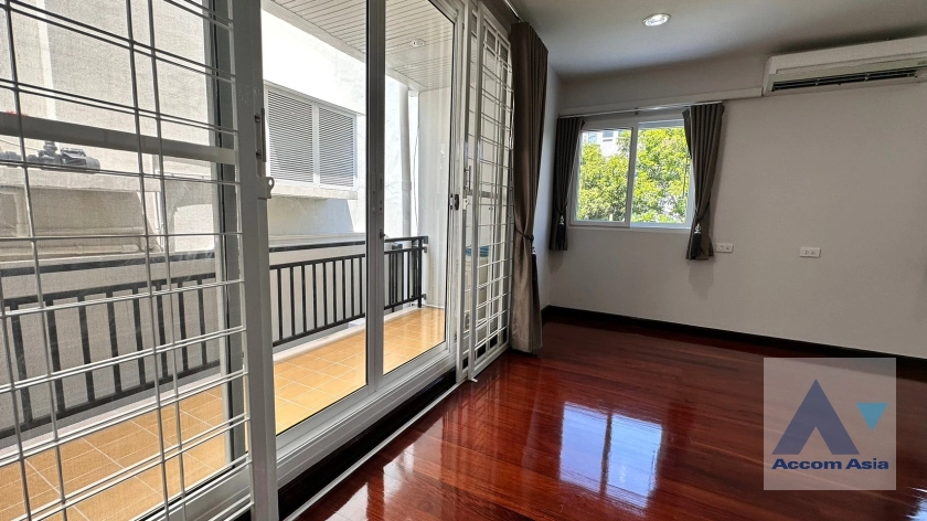18  5 br House For Sale in Sukhumvit ,Bangkok BTS Ekkamai - BTS Phra khanong AA32755