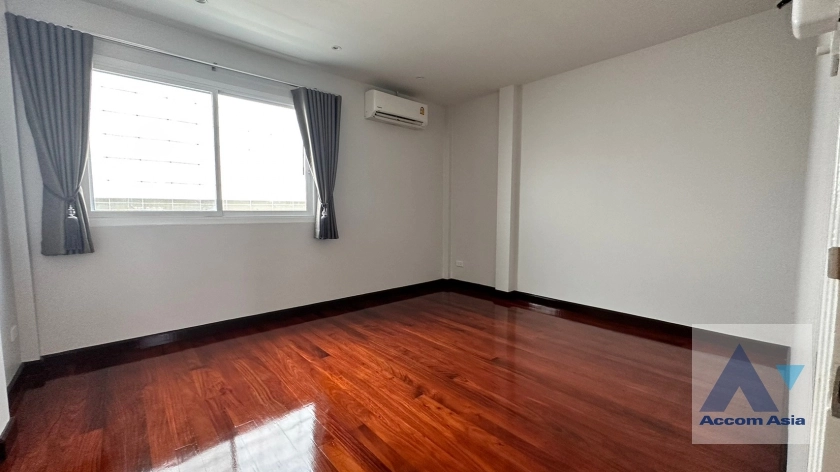 16  5 br House For Sale in Sukhumvit ,Bangkok BTS Ekkamai - BTS Phra khanong AA32755