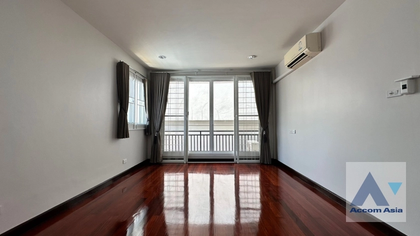 24  5 br House For Sale in Sukhumvit ,Bangkok BTS Ekkamai - BTS Phra khanong AA32755