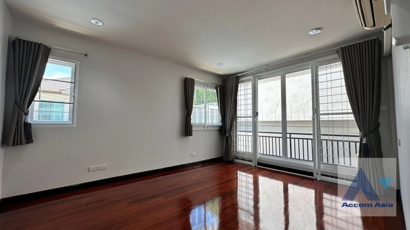 25  5 br House For Sale in Sukhumvit ,Bangkok BTS Ekkamai - BTS Phra khanong AA32755