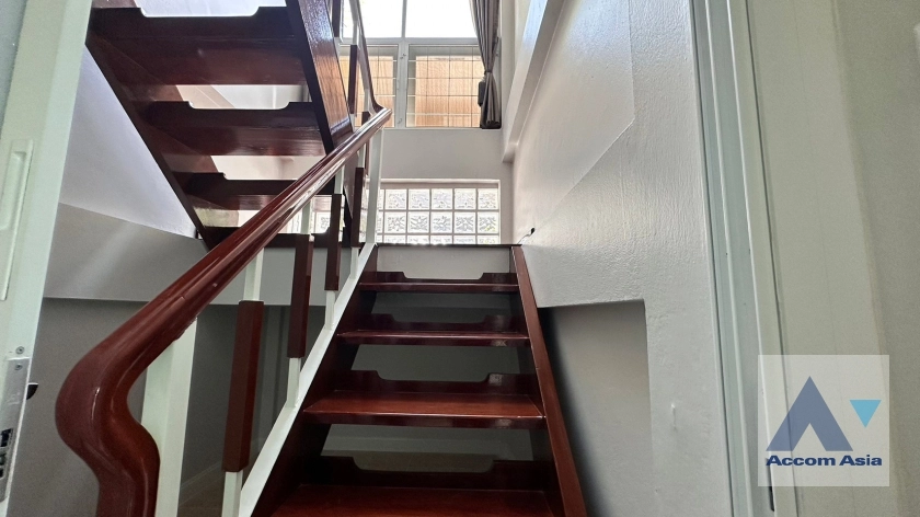 9  5 br House For Sale in Sukhumvit ,Bangkok BTS Ekkamai - BTS Phra khanong AA32755