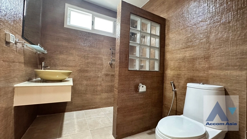 28  5 br House For Sale in Sukhumvit ,Bangkok BTS Ekkamai - BTS Phra khanong AA32755