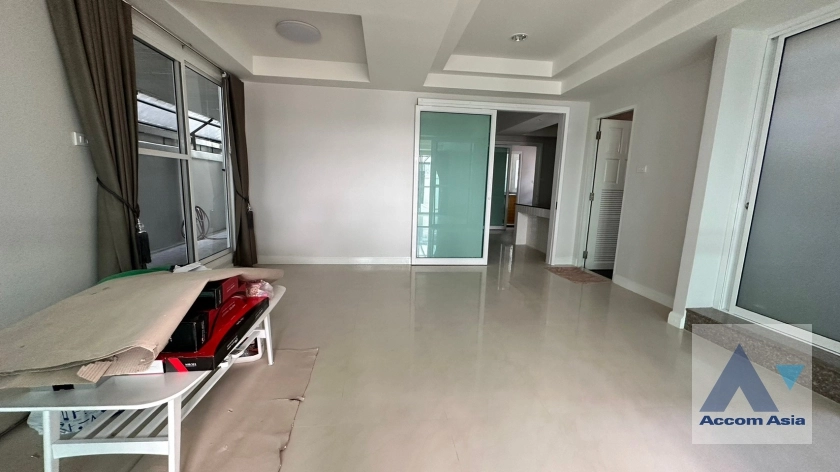 4  5 br House For Sale in Sukhumvit ,Bangkok BTS Ekkamai - BTS Phra khanong AA32755