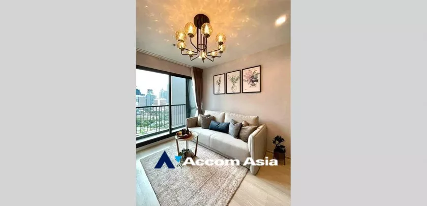unit 2 Bedrooms  Condominium For Rent in Ploenchit, Bangkok  near BTS Ploenchit (AA32758)