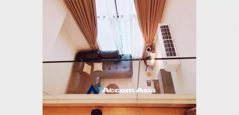 Double High Ceiling, Duplex Condo |  2 Bedrooms  Condominium For Sale in Phaholyothin, Bangkok  near MRT Phetchaburi - ARL Makkasan (AA32766)