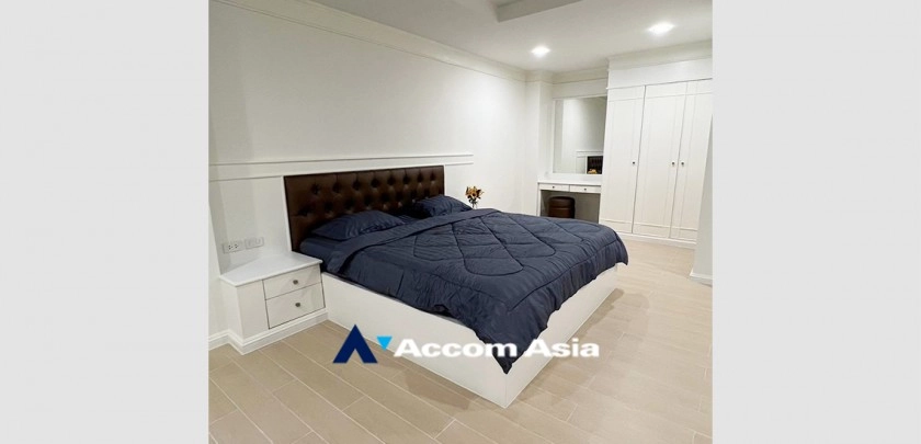6  3 br Apartment For Rent in Sukhumvit ,Bangkok BTS Phrom Phong at Low-rise apartment, Walk 400m to BTS AA32776