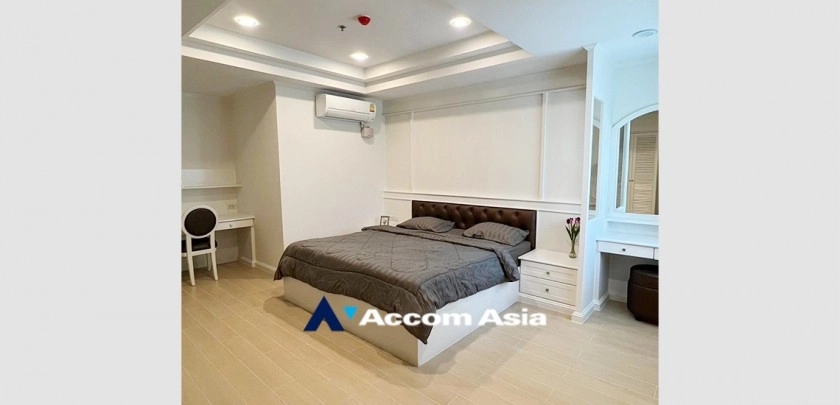 4  3 br Apartment For Rent in Sukhumvit ,Bangkok BTS Phrom Phong at Low-rise apartment, Walk 400m to BTS AA32776