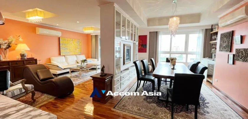  2 Bedrooms  Condominium For Sale in Sukhumvit, Bangkok  near BTS Nana (AA32781)