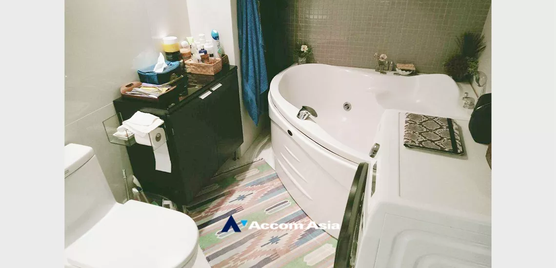 4  2 br Condominium For Sale in Ploenchit ,Bangkok BTS Ploenchit at Baan Ploenchit AA32791
