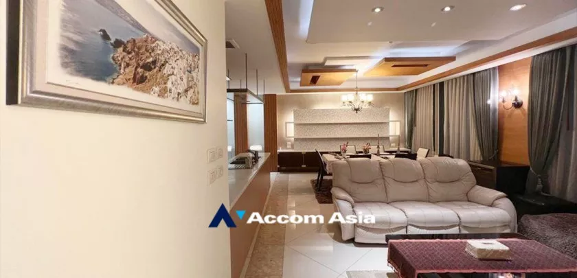  3 Bedrooms  Condominium For Rent in Sathorn, Bangkok  near BTS Chong Nonsi - BRT Sathorn (AA32793)