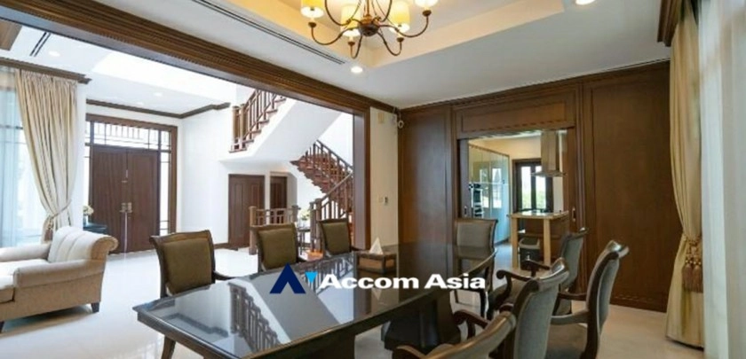 Private Swimming Pool, Pet friendly |  4 Bedrooms  House For Rent in Sathorn, Bangkok  near BRT Thanon Chan - BTS Saint Louis (AA32800)
