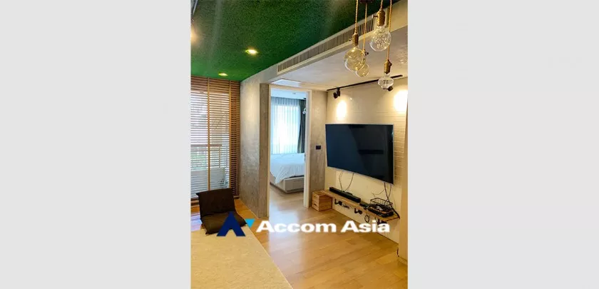 unit 1 Bedroom  Condominium For Rent & Sale in Silom, Bangkok  near BTS Chong Nonsi (AA32804)