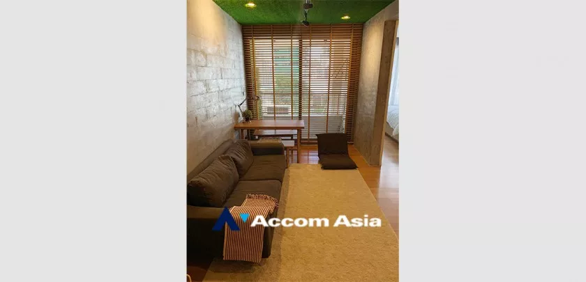 unit 1 Bedroom  Condominium For Rent & Sale in Silom, Bangkok  near BTS Chong Nonsi (AA32804)