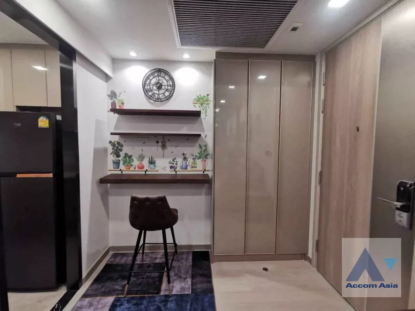  1 Bedroom  Condominium For Rent & Sale in Ratchadapisek, Bangkok  near MRT Rama 9 (AA32812)