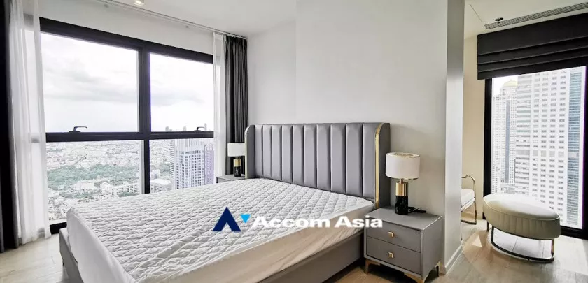  2 Bedrooms  Condominium For Rent in Silom, Bangkok  near BTS Surasak (AA32823)