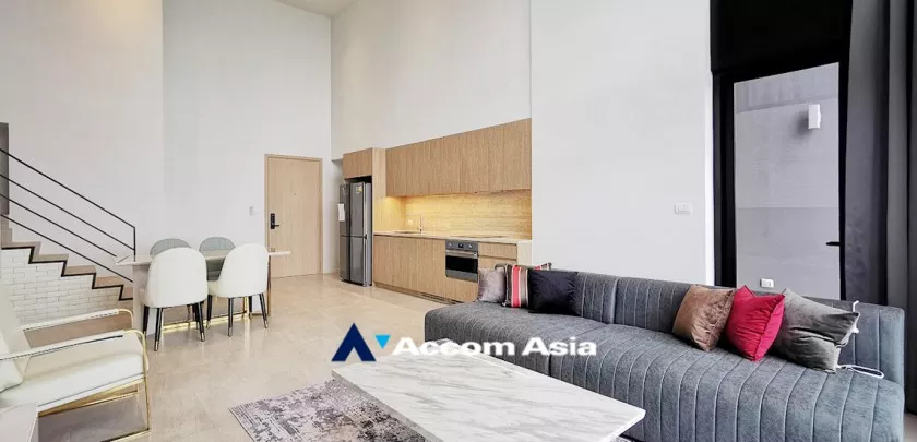 unit 2 Bedrooms  Condominium For Rent in Silom, Bangkok  near BTS Surasak (AA32823)