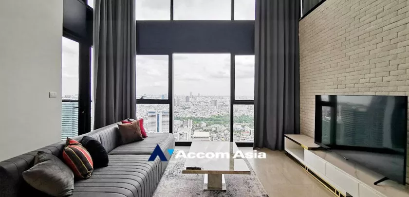 unit 2 Bedrooms  Condominium For Rent in Silom, Bangkok  near BTS Surasak (AA32823)