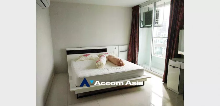  2 Bedrooms  Condominium For Sale in Sukhumvit, Bangkok  near MRT Phetchaburi (AA32826)