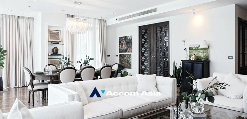 unit 4 Bedrooms  Condominium For Rent in Ploenchit, Bangkok  near BTS Ploenchit (AA32830)