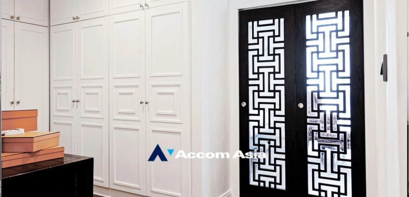 14  4 br Condominium For Rent in Ploenchit ,Bangkok BTS Ploenchit at Athenee Residence AA32830