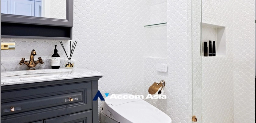 17  4 br Condominium For Rent in Ploenchit ,Bangkok BTS Ploenchit at Athenee Residence AA32830