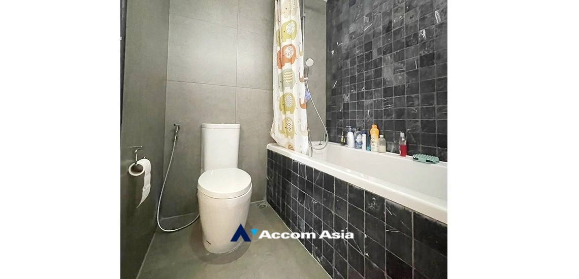 23  3 br House For Sale in Sukhumvit ,Bangkok BTS Phra khanong at Safe and local lifestyle Home AA32831