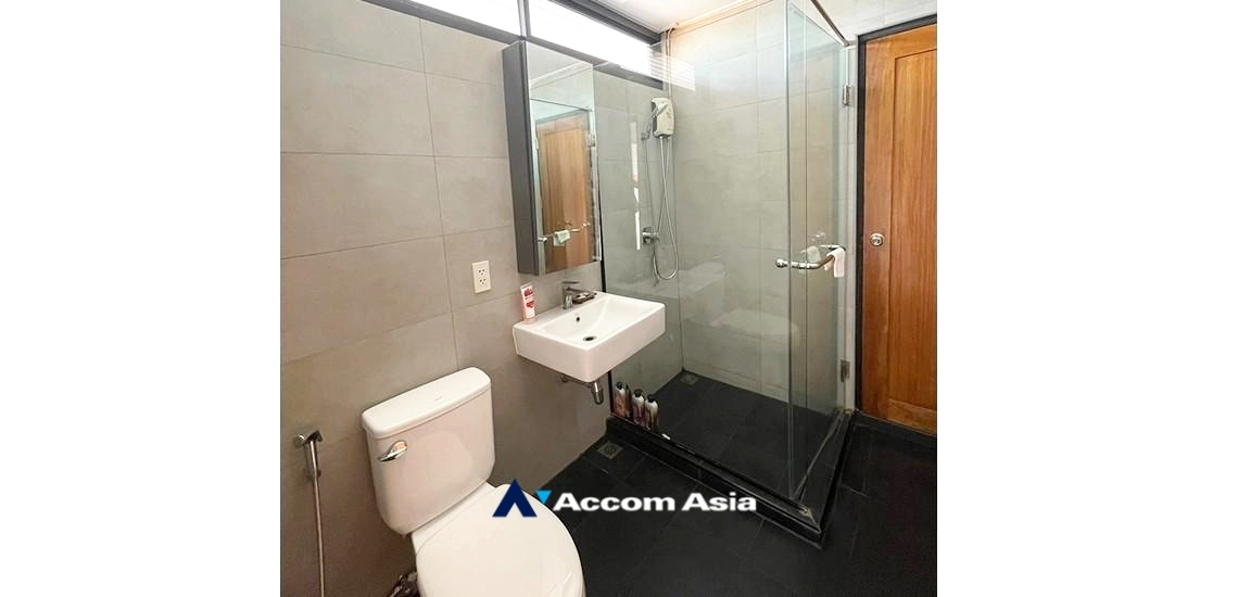 25  3 br House For Sale in Sukhumvit ,Bangkok BTS Phra khanong at Safe and local lifestyle Home AA32831