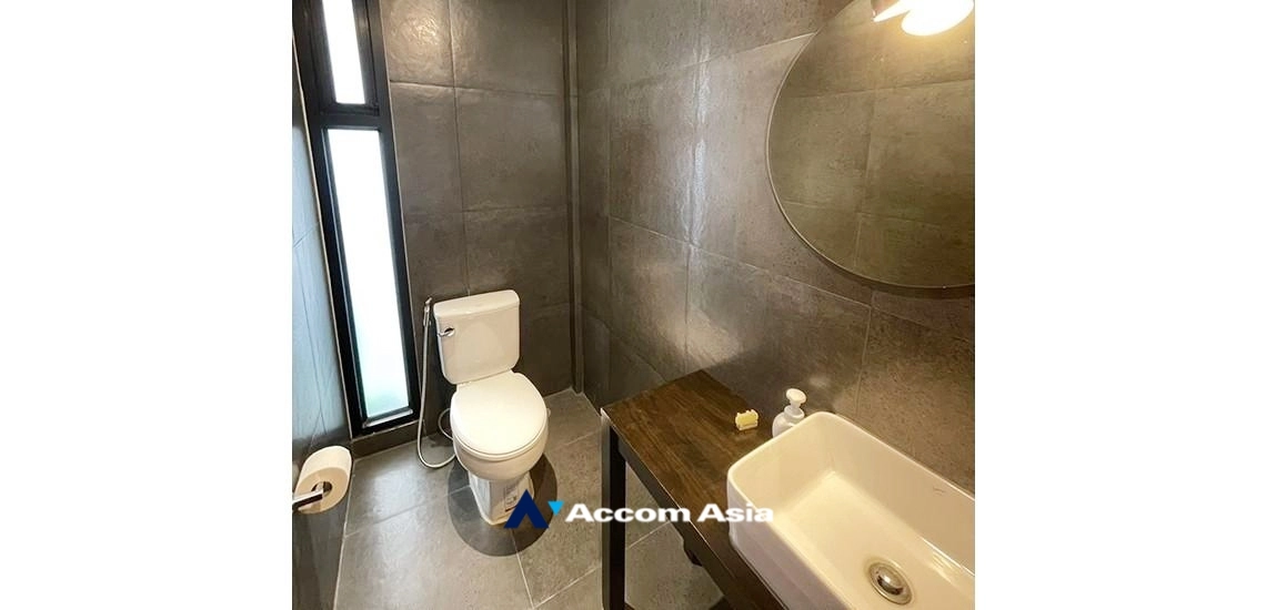 27  3 br House For Sale in Sukhumvit ,Bangkok BTS Phra khanong at Safe and local lifestyle Home AA32831