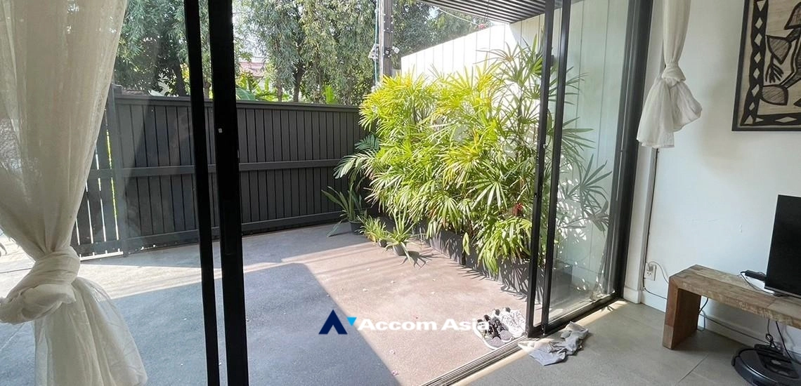 4  3 br House For Sale in Sukhumvit ,Bangkok BTS Phra khanong at Safe and local lifestyle Home AA32831