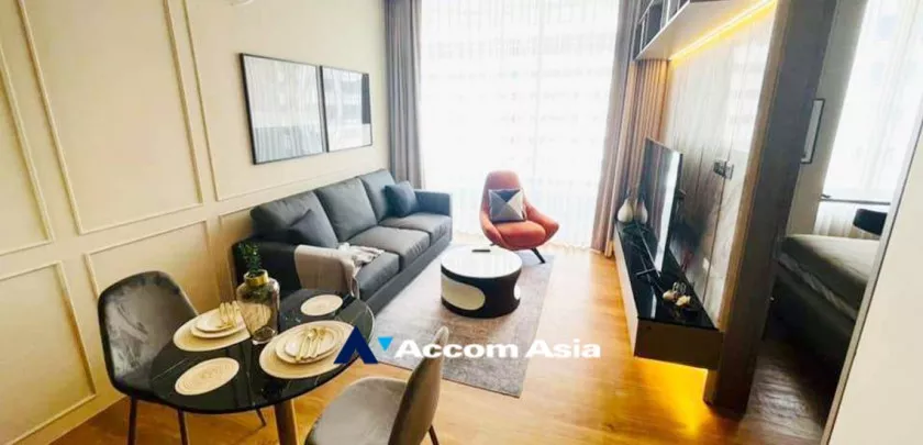 unit 1 Bedroom  Condominium For Rent in Silom, Bangkok  near BTS Sala Daeng (AA32832)