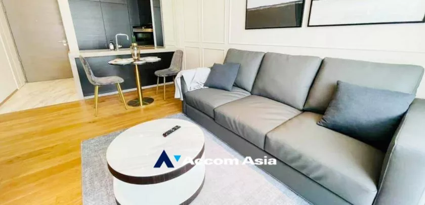 unit 1 Bedroom  Condominium For Rent in Silom, Bangkok  near BTS Sala Daeng (AA32832)