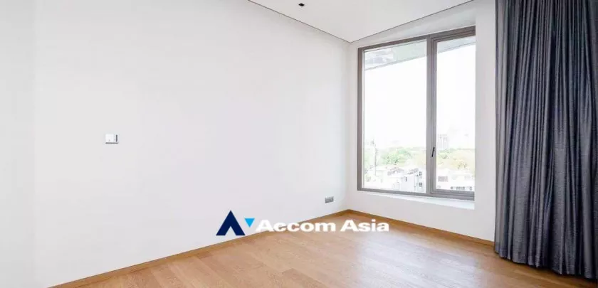 unit 1 Bedroom  Condominium For Sale in Silom, Bangkok  near BTS Sala Daeng (AA32834)