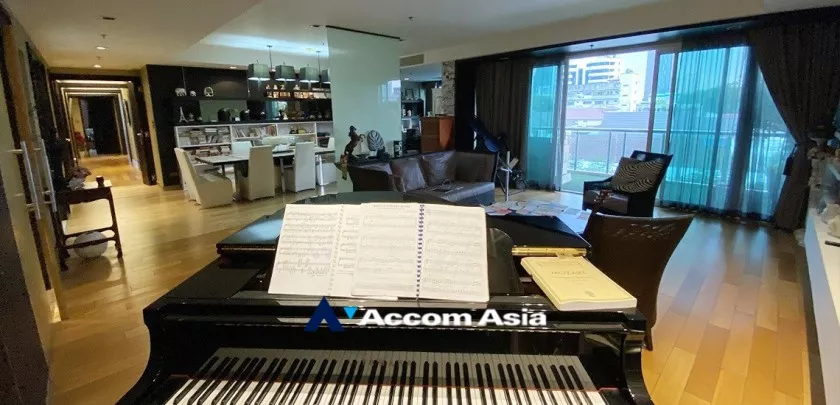  4 Bedrooms  Condominium For Sale in Sukhumvit, Bangkok  near BTS Phrom Phong (AA32836)