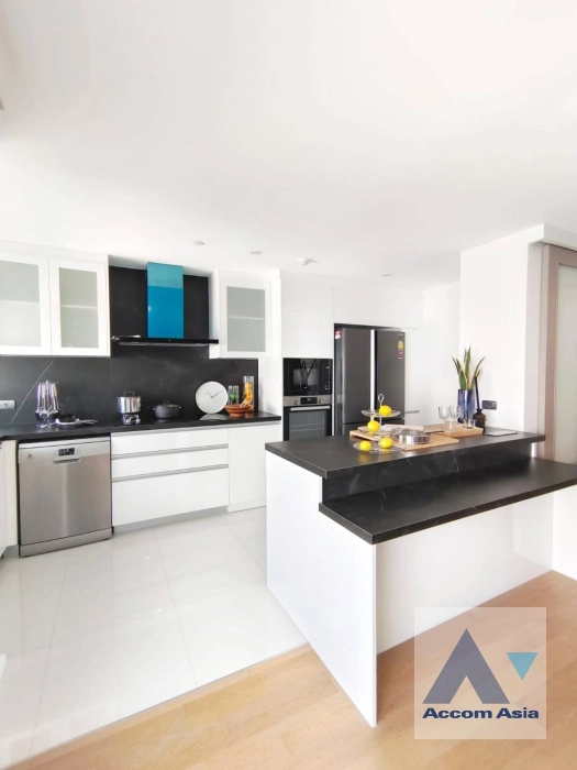 6  3 br Apartment For Rent in Sukhumvit ,Bangkok BTS Ekkamai at New Modern Classic Apartment, Near Main Street AA32849