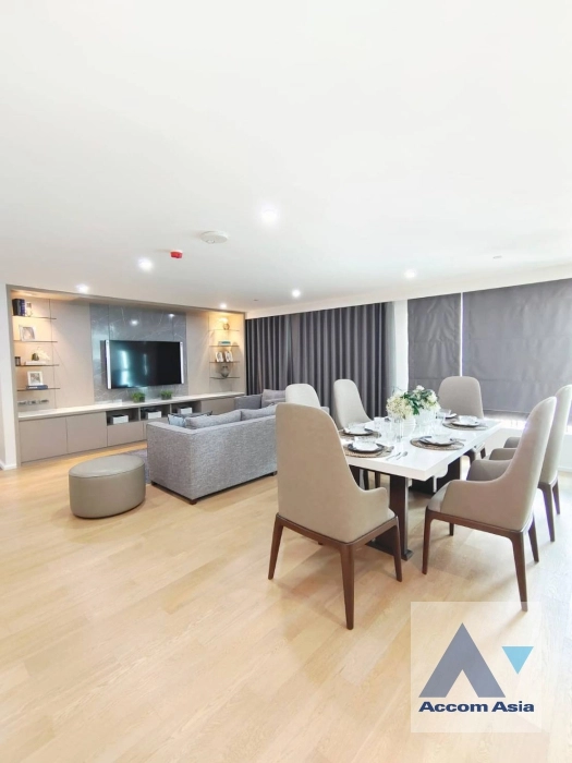 4  3 br Apartment For Rent in Sukhumvit ,Bangkok BTS Ekkamai at New Modern Classic Apartment, Near Main Street AA32849