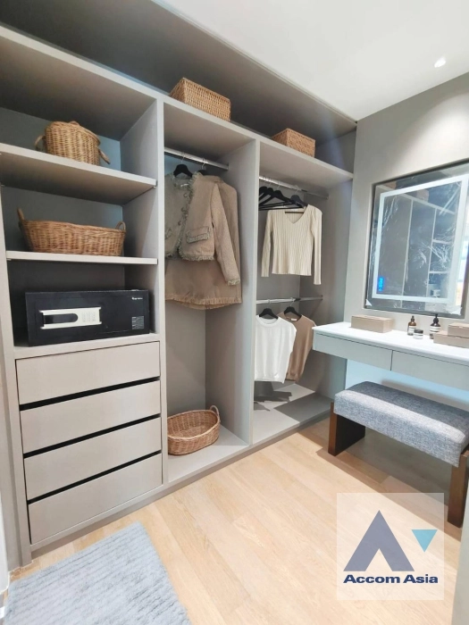 12  3 br Apartment For Rent in Sukhumvit ,Bangkok BTS Ekkamai at New Modern Classic Apartment, Near Main Street AA32849