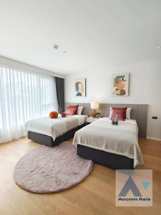 14  3 br Apartment For Rent in Sukhumvit ,Bangkok BTS Ekkamai at New Modern Classic Apartment, Near Main Street AA32849